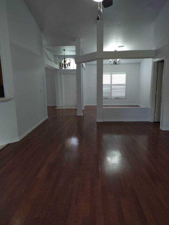 Foto del edificio - 1421 Canton Ave