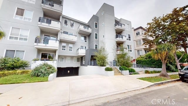 Building Photo - 1176 Wellesley Ave