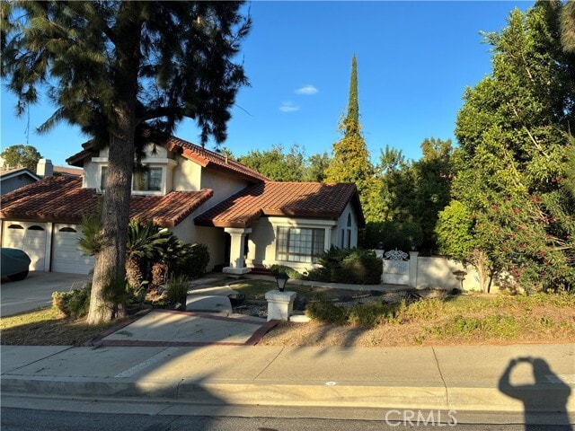 Building Photo - 674 Radbury Pl