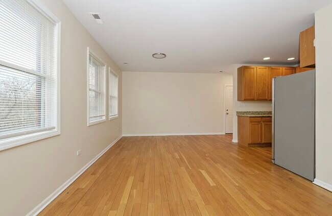 Foto del edificio - 1431 W 108th St