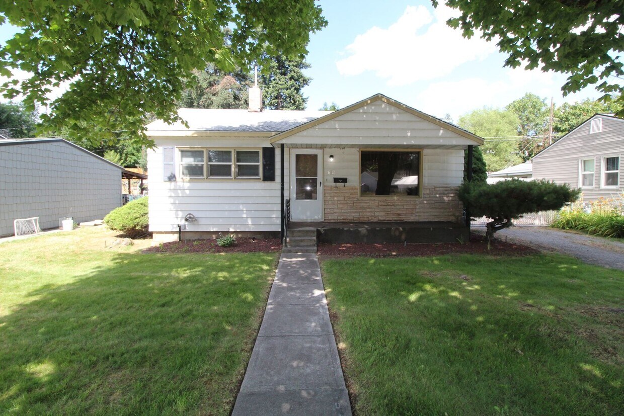 Primary Photo - 6112 N Driscoll Blvd