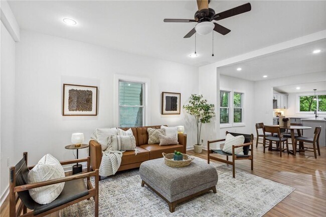 Building Photo - 698 Garibaldi St SW