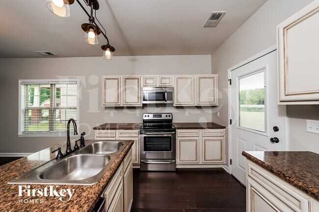 Foto del edificio - 345 Deer Creek Way