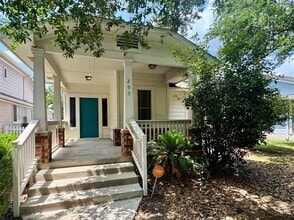 Building Photo - 295 Strawn