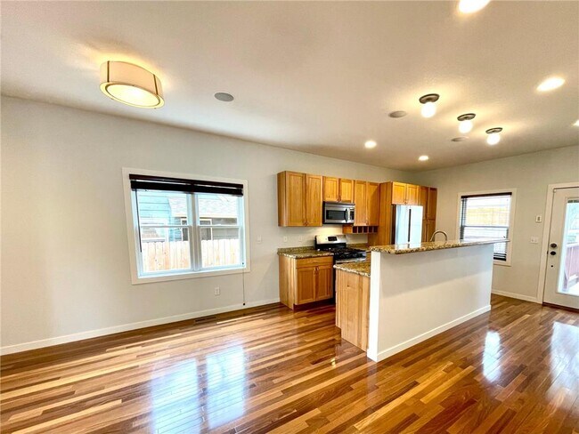 Foto del edificio - 403 Monroe Ave S