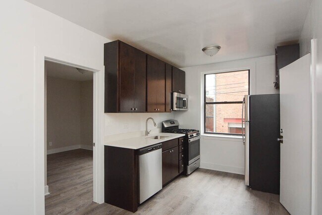 Foto del edificio - 2334.5 N Spaulding Ave