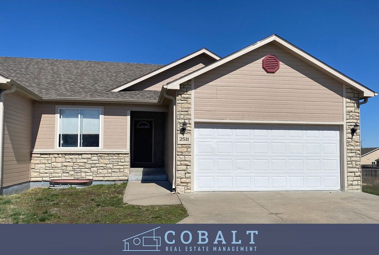Primary Photo - Great Duplex - Available NOW!
