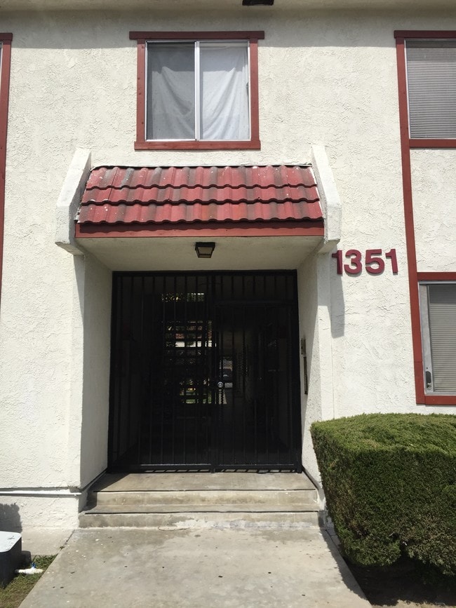 Building Photo - 1351 W 228th St