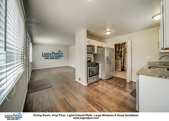 Building Photo - 3 Bed/1 Bath Ranch w/ Fridge, Stove, Dishw...