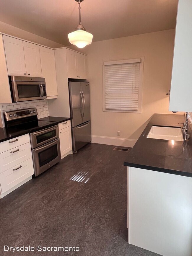 Building Photo - 2 br, 1.5 bath House - 2306 D Street