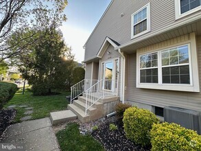 Building Photo - 6104 Coventry Way
