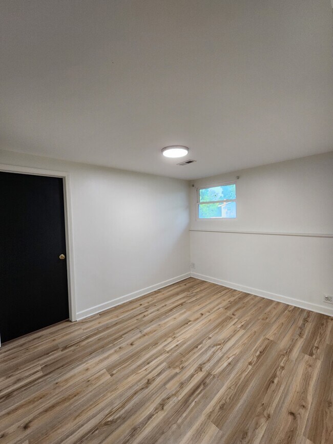 Foto del edificio - 6860 Valley View Rd