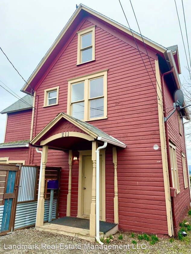 Primary Photo - 3 br, 1.5 bath House - 211 Unity