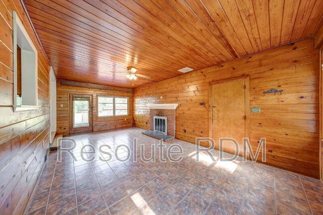 Building Photo - 10205 N College Ave