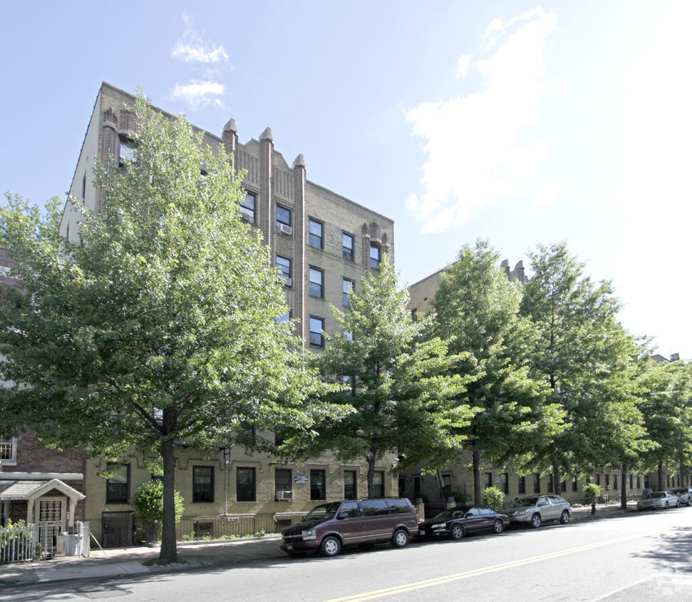Primary Photo - 1025 St Johns Pl