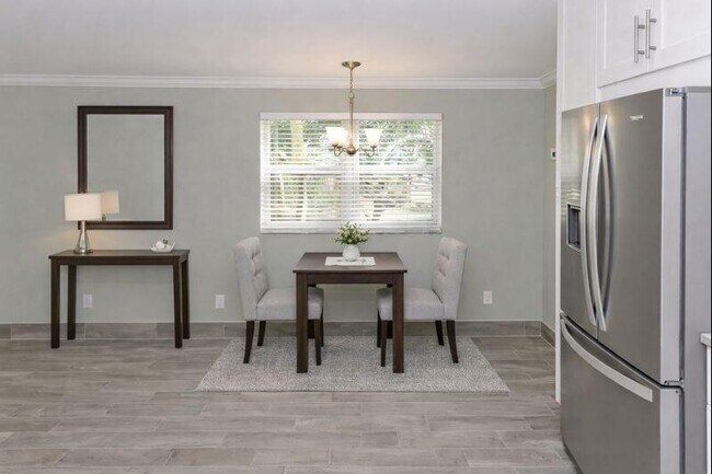 Foto del edificio - 864 Normandy R