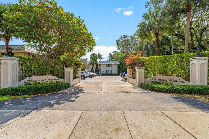 Primary Photo - 8609 SW 68th Ct