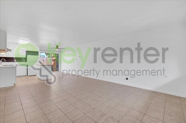 Foto del edificio - 6705 Greenback Ln
