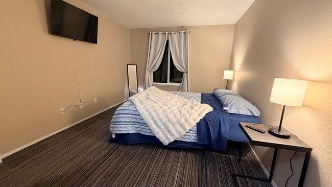 Building Photo - 4660 Reka Dr