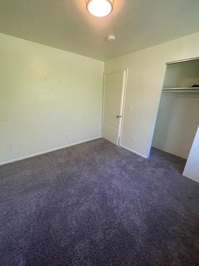 Foto del edificio - 1303 S Coffman St