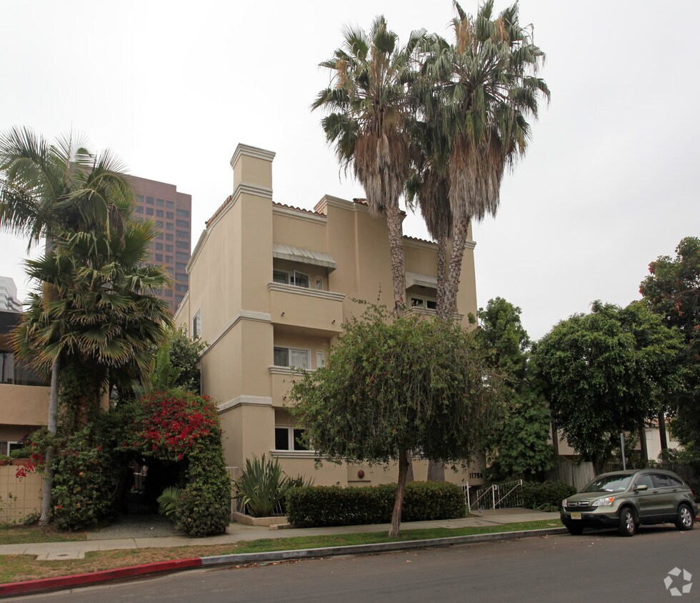 Primary Photo - 11756 Kiowa Ave