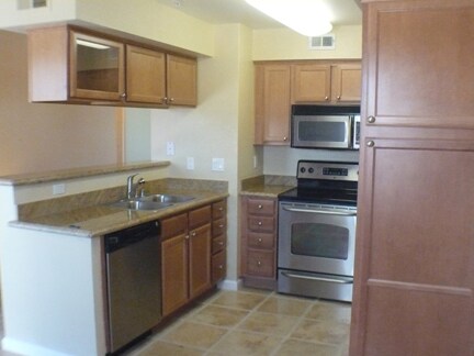 Kitchen - 885 Halidon Way