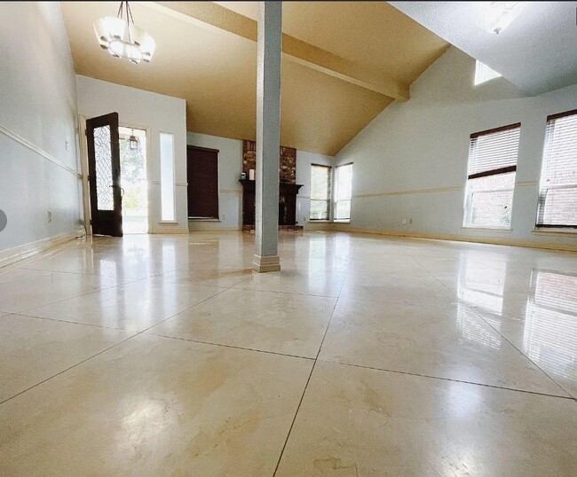 Building Photo - 1906 Woodstream Blvd