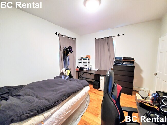 Building Photo - 417 Cardinal Medeiros Ave