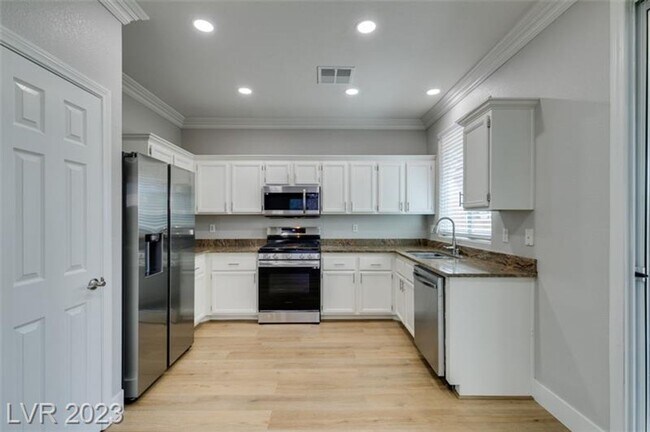 Building Photo - BEAUTIFUL SUMMERLIN 3 BEDROOM UPGRADED!!