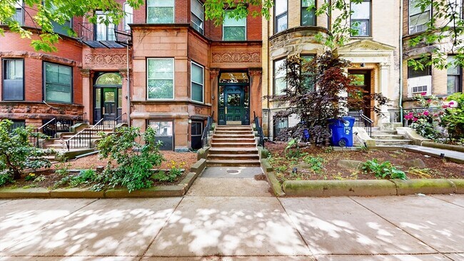 Foto del edificio - 1071 Beacon St
