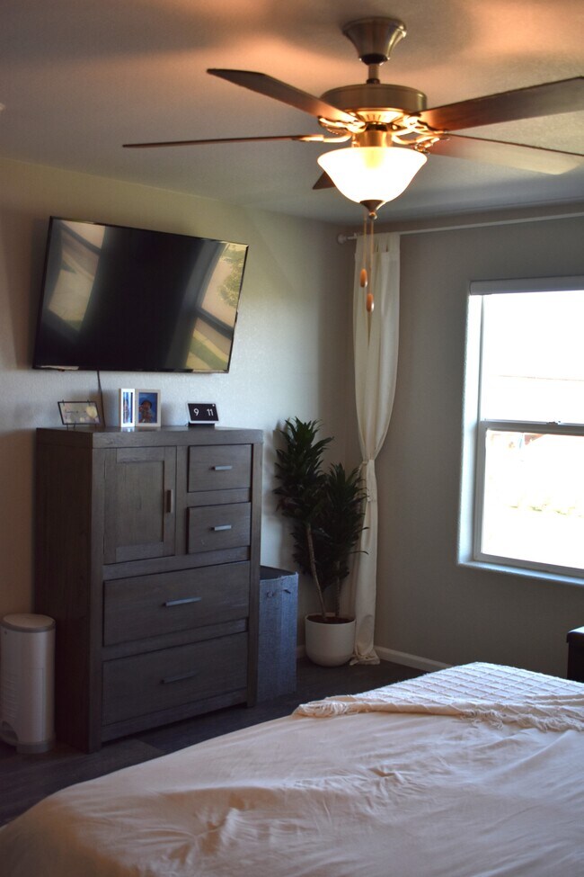Building Photo - 7105 Shavano Cir