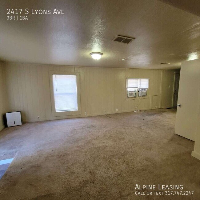 Building Photo - 2417 S Lyons Ave