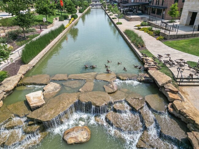 Foto del edificio - 2464 Merriweather Ln