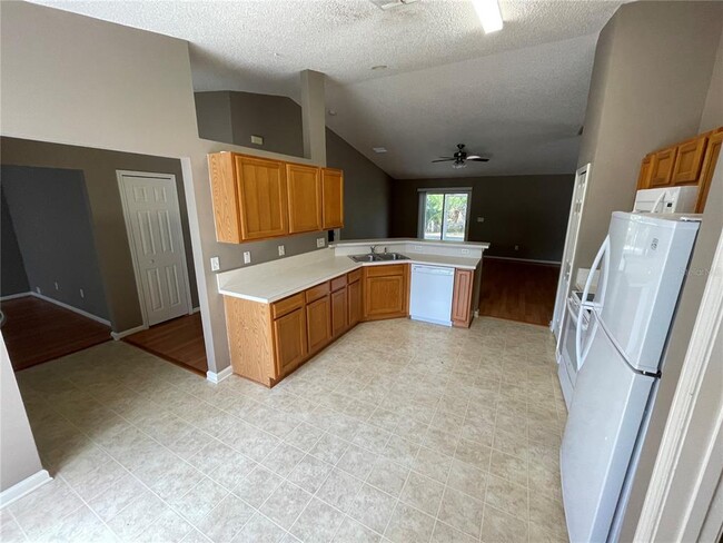 Building Photo - 9 Lindberg Ln