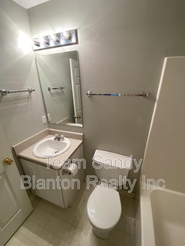 Foto del edificio - 10340 Chinaberry Ct
