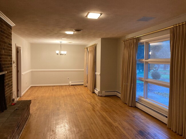 Foto del edificio - 3940 Senior Ln