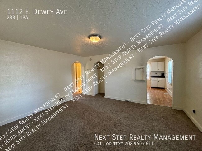 Building Photo - 1112 E Dewey Ave