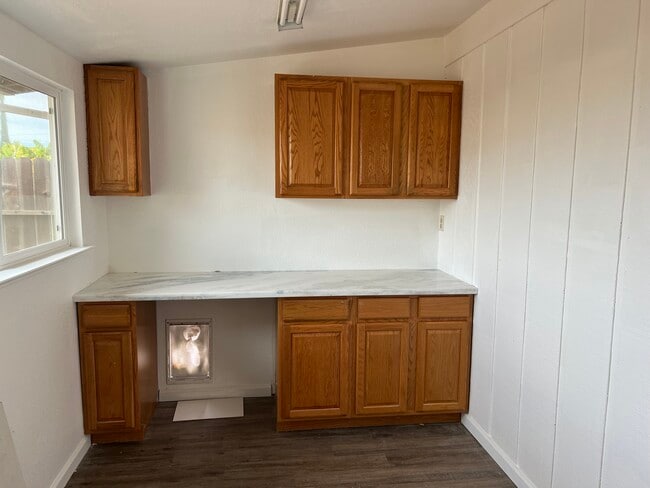 Building Photo - 11825 Sheldon Lake Dr