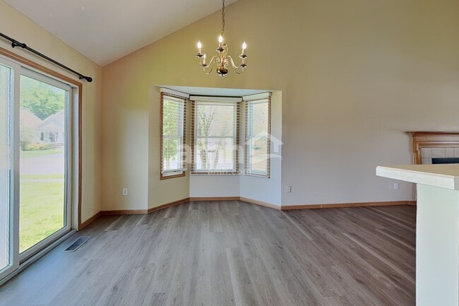 Building Photo - 485 Sycamore Creek St