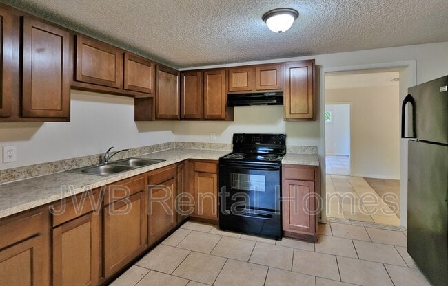 Building Photo - 5758 Newberg Ln