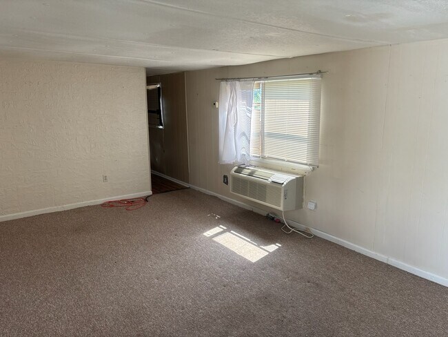 Foto del edificio - 475 Landis Ln