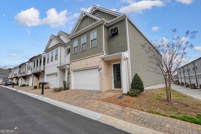 Photo - 123 Village Green Ave House