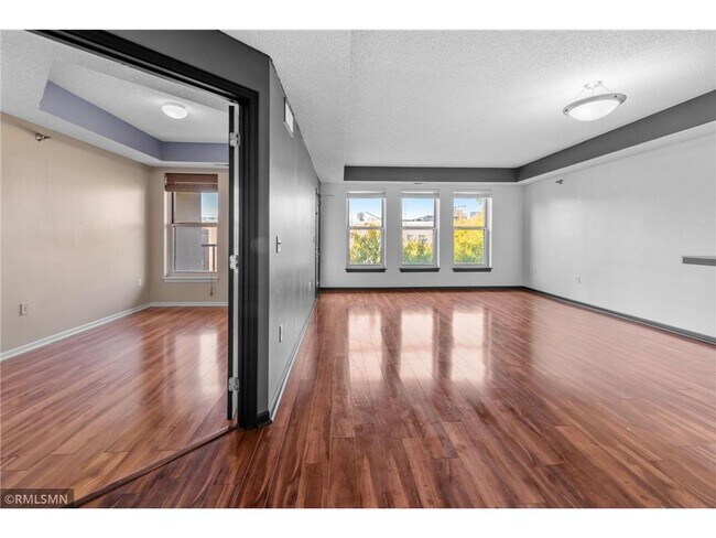 Building Photo - 615 N 1st St