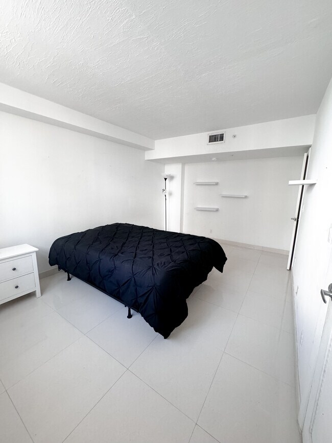 Foto del edificio - 3001 S Ocean Dr