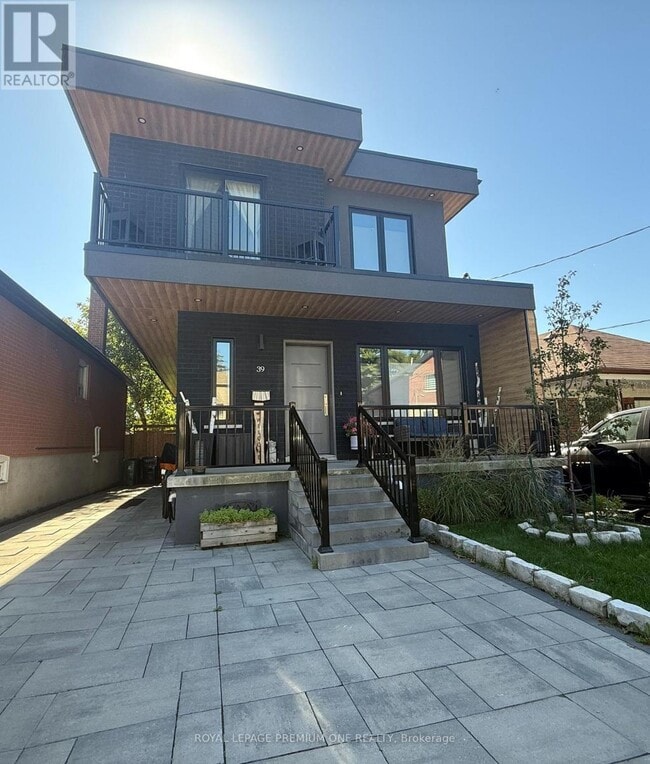 Building Photo - 39 Lonborough Ave