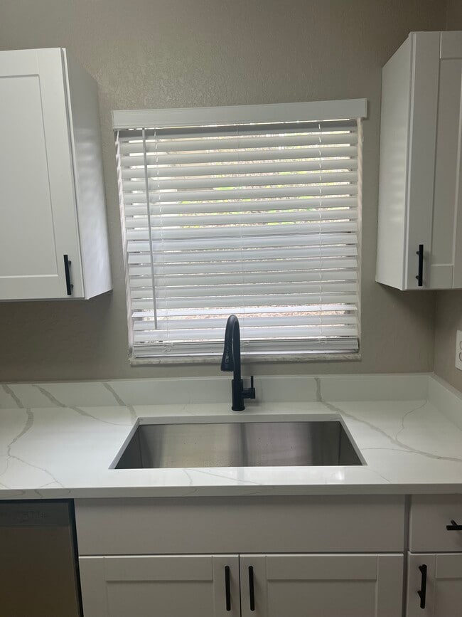 Building Photo - 1777 Wentwood Ave