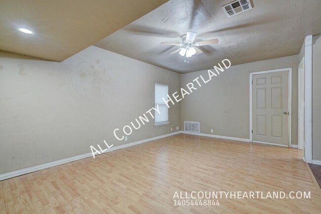 Foto del edificio - 3326 Willow Creek Dr