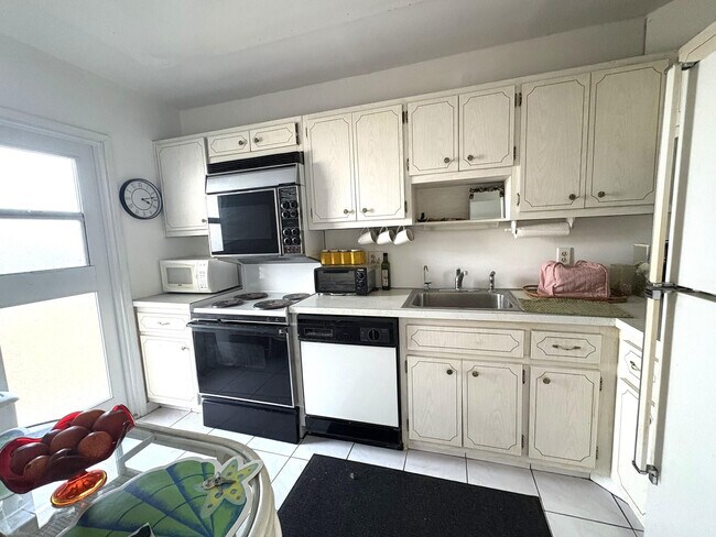 Foto del edificio - 2350 NE 14th Street Causeway