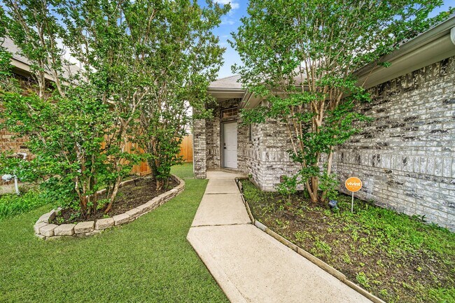 Foto del edificio - 18436 Sunrise Pines Dr