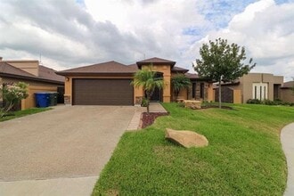 Building Photo - 420 Sabal Loop